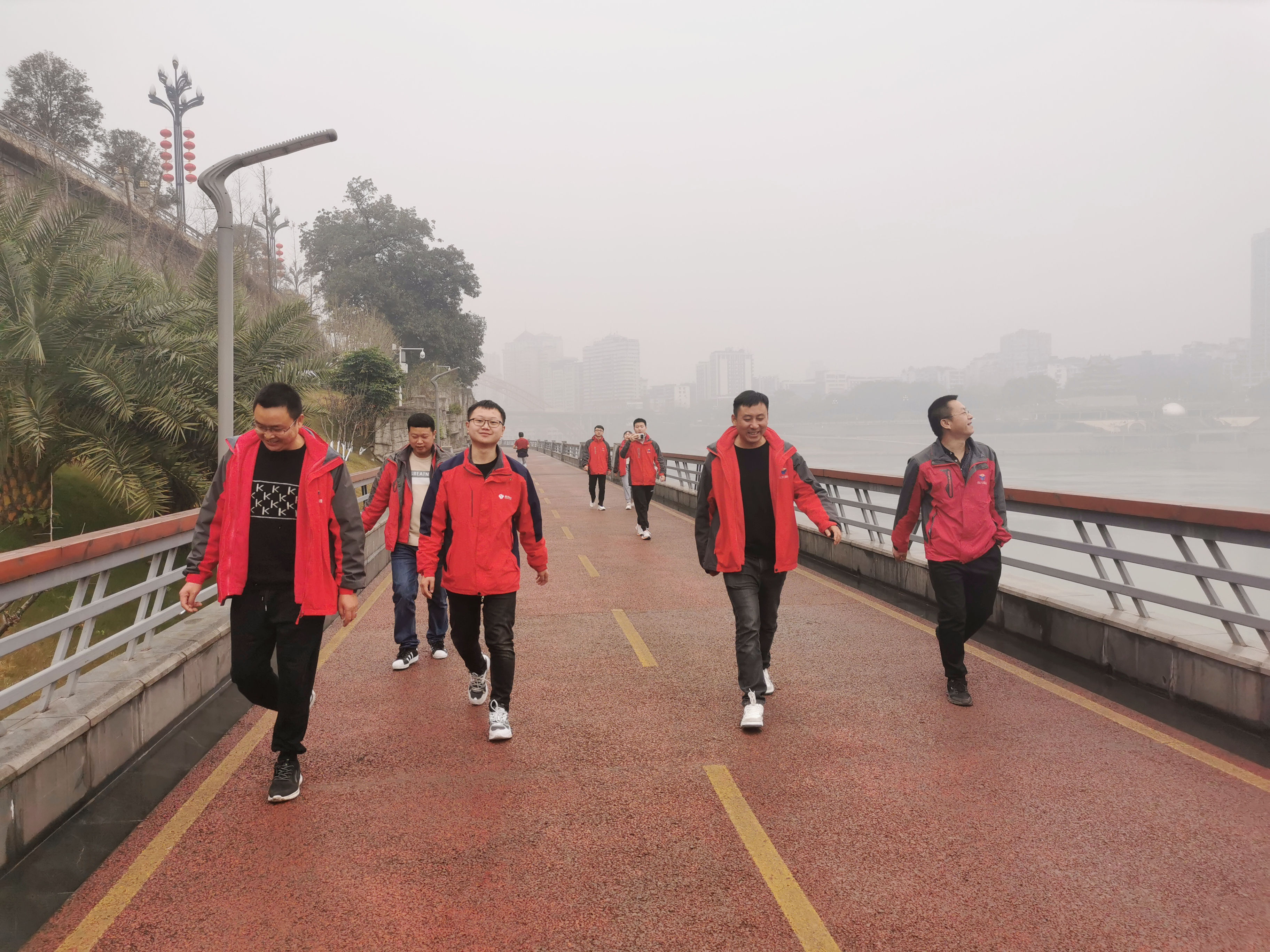 徒步思想，讓心更寬廣——宜彝路試驗(yàn)室開展徒步活動(dòng)