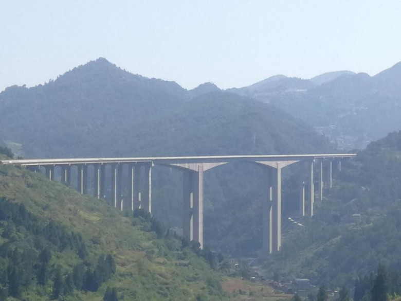 公司成功開展敘古高速公路天堂河特大橋荷載試驗(yàn)